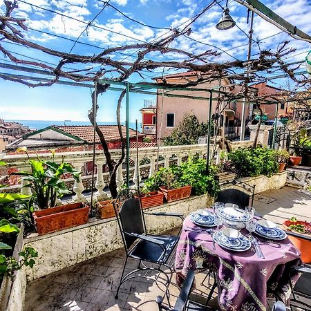 テッラロ-La Terrazza Nel Vigneto- Golfo Dei Poetiアパートメント エクステリア 写真