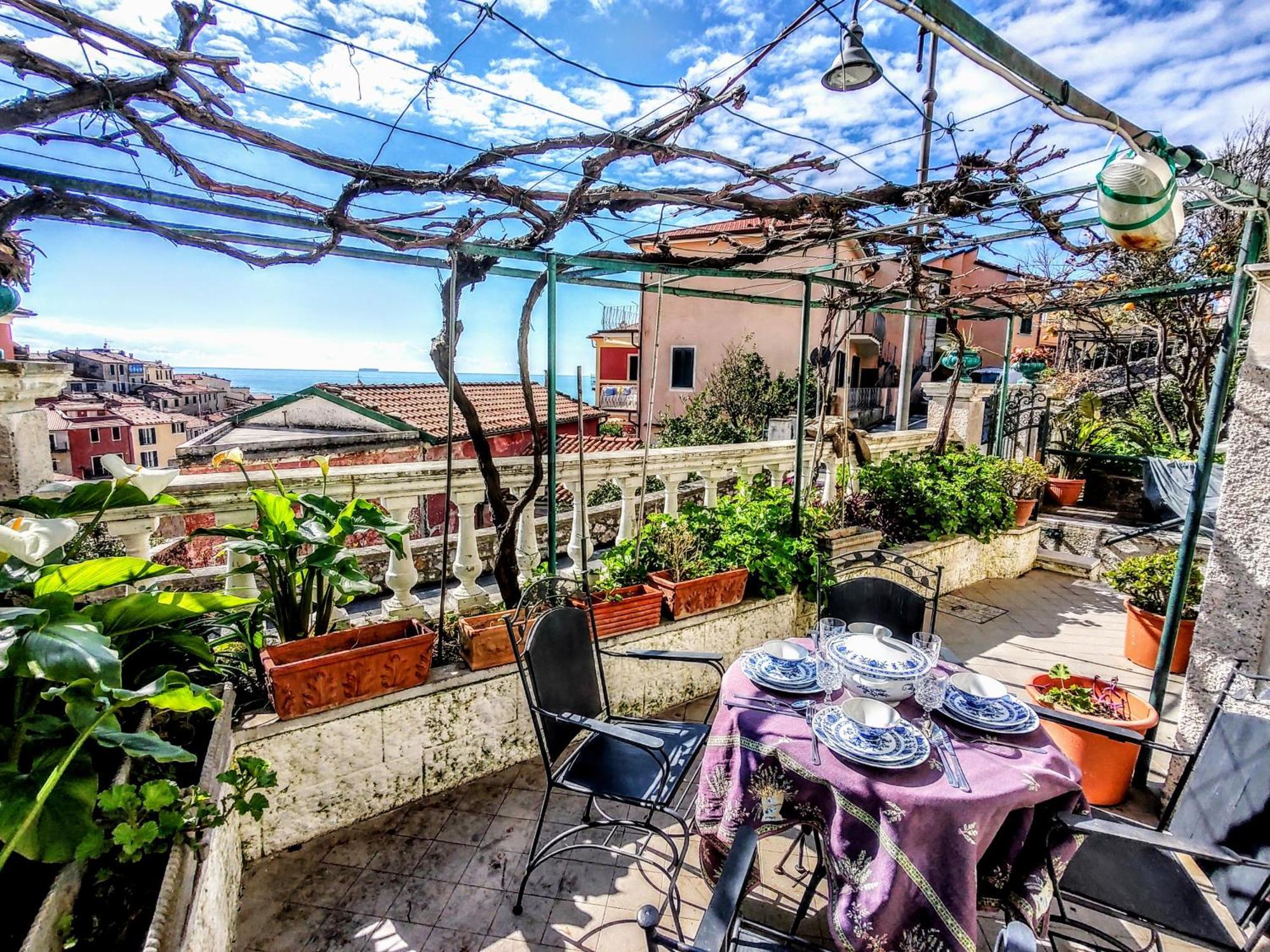 テッラロ-La Terrazza Nel Vigneto- Golfo Dei Poetiアパートメント エクステリア 写真